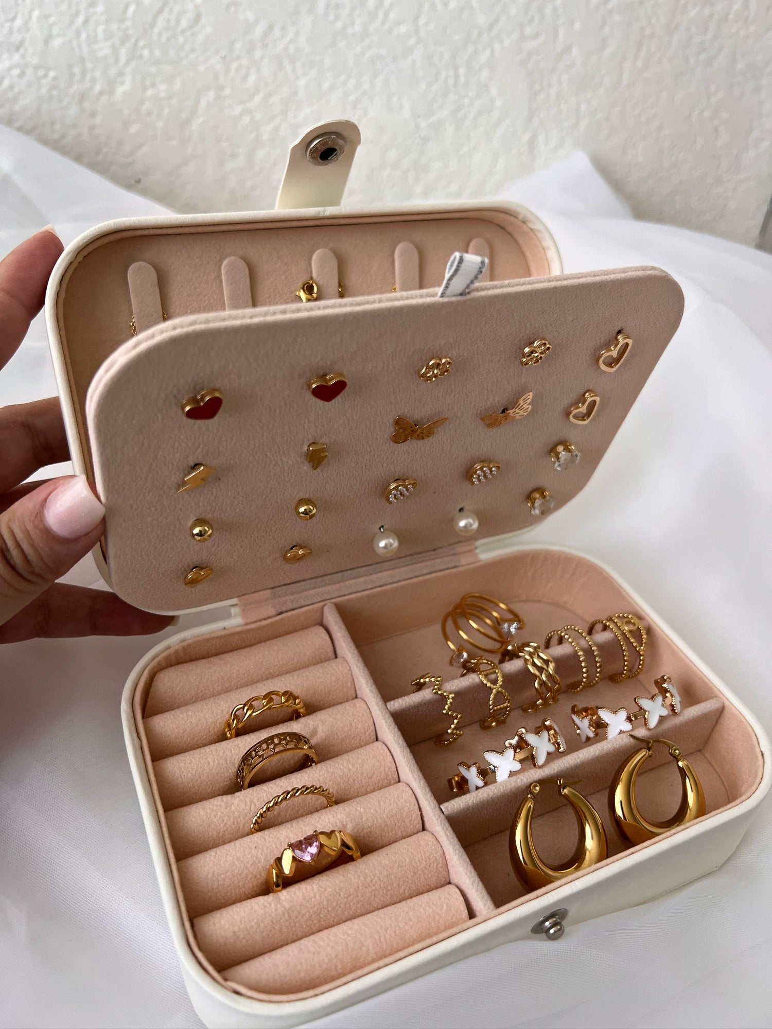 JEWELRY ORGANIZATION